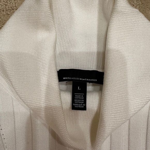 White House Black Market womens sweater - Picture 3 of 3